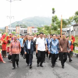 Dokumentasi UPT PUSINDOK SBM - Penyambutan Kedatangan Wakil Rektor Bidang Akademik Badan Kejasama Perguruan Tinggi Negeri Wilayah Indonesia Bagian Barat (BKS-PTN Barat)