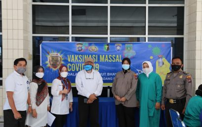 Vaksinasi Covid 19 masal bagi calon mahasiswa KKN tahun 2021 di ISI Padangpanjang