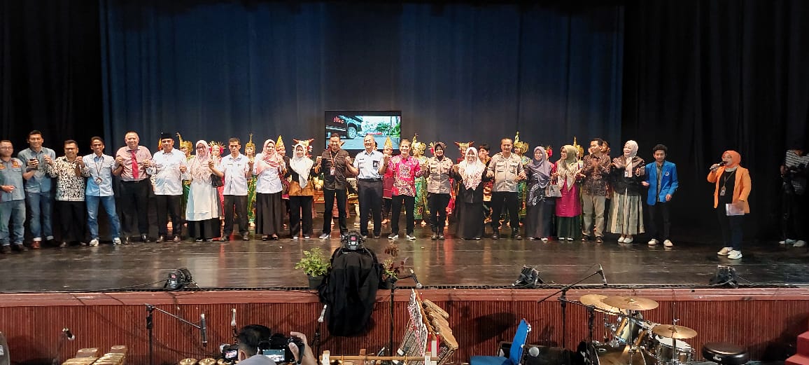 Kolaborasi ISI Padangpanjang dengan RRI Bukittinggi “Gerakan Cerdas Memilih Menuju Pemilih Pemilih Cerdas” Kolaborasi ISI Padangpanjang dengan RRI Bukittinggi “Gerakan Cerdas Memilih Menuju Pemilih Pemilih Cerdas”