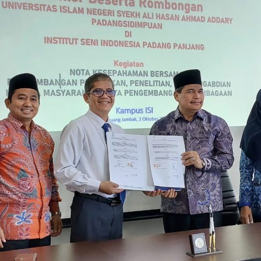 “Harmoni Kreativitas dan Ilmu Pengetahuan : Penandatanganan Naskah Kerjasama ISI Padangpanjang dengan UIN Syekh Ali Hasan Ahmad Addary”