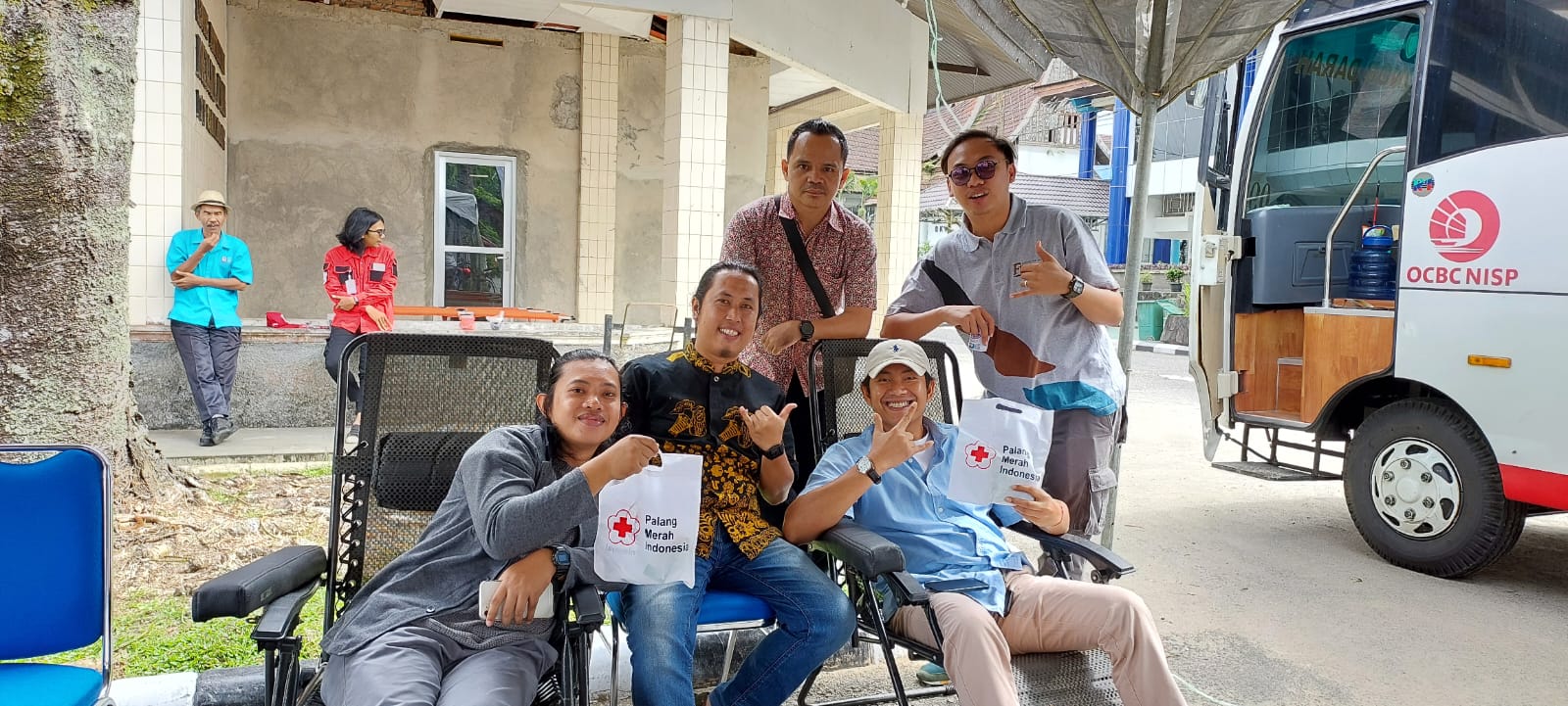 “Mengalirkan Kasih dalam Darah: ISI Padangpanjang Gelar Kegiatan Donor Darah dalam Rangka Dies Natalis” “Mengalirkan Kasih dalam Darah: ISI Padangpanjang Gelar Kegiatan Donor Darah dalam Rangka Dies Natalis”