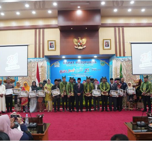 Dosen ISI Padangpanjang,  “Raih Penghargaan Pin Emas dari Pemda Kota Padangpanjang”